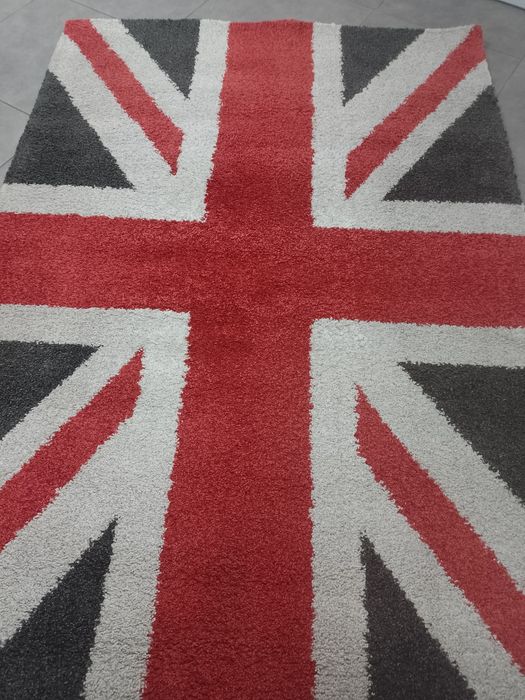 Sprzedam fajny dywan 230x160 cm.