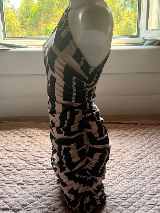 Vestido Ajustado Shein SXY Assimétrico