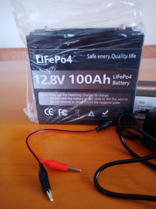 Акумулятор  LIF Po 4  100 A(літій-залізо-фосфат) з зарядним пристроєм