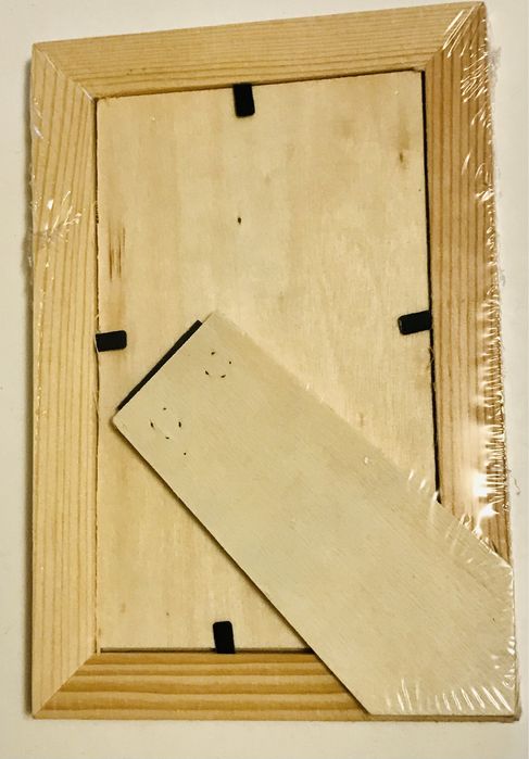 Ramka stojąca na zdjęcia wykonana z drewna 100%