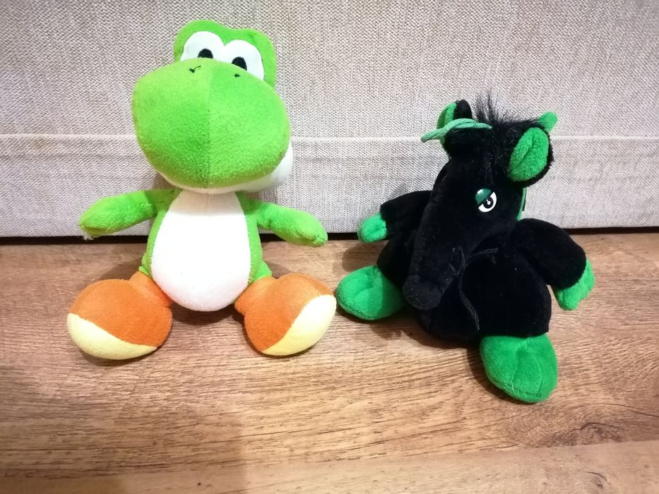 Продам детские игрушки (игрушка на коляску,юла, мягкие игрушки)