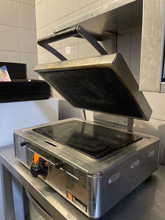 Prensa/Tosteira Profissional em Inox para Café ou Restaurante
