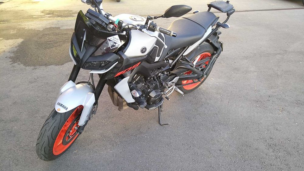 Yamaha MT-09 (2019) - 29.000 km - Linha completa SC Project + extras