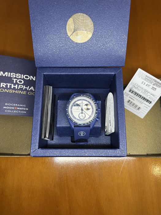 Mission To Earthphase Moonshine Gold Omega Swatch 09.08.25