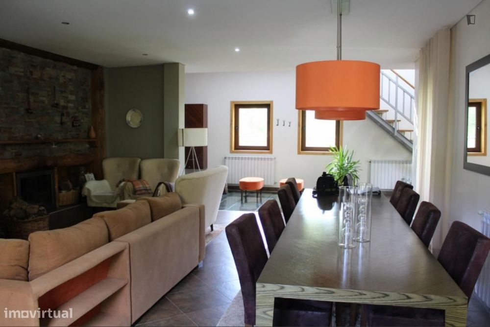 Casa com 5 quartos - localizado em Braganca