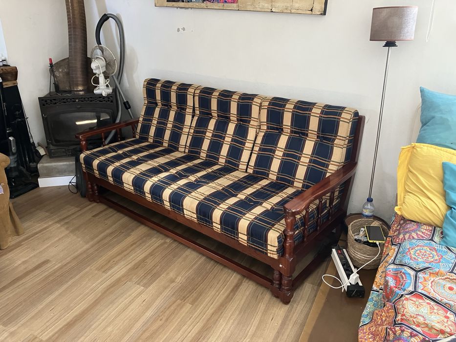 Sofá cama em madeira
