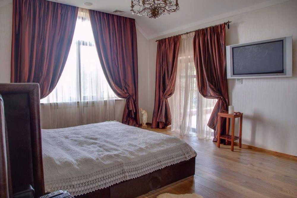 Продаж Будинку 450 м2 - 17 соток, Бассейн, Укриття, Ліс, с. Кременище, Лісники
