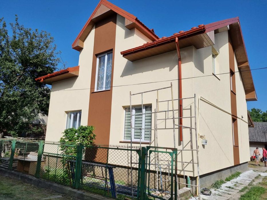 Фасадні роботи утеплення будинку пінопласт мінвата панелі для фасаду