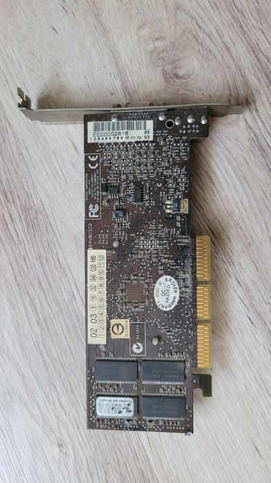 Karta graficzna Nvidia GeForce4 MX.
