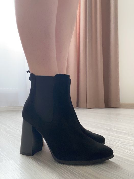 Ботільони замшеві чорні на каблуці SharMAN р. 36