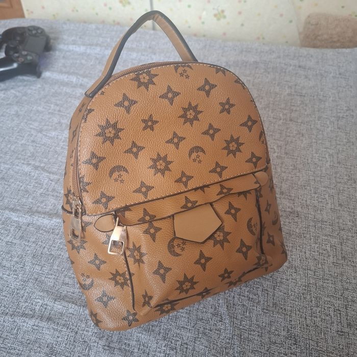 Рюкзак з екошкіри .