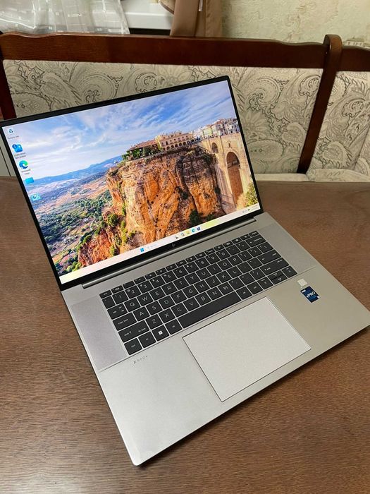 Ноутбук 16" FHD HP ZBook Studio G9 (i7-12800H/16Gb/SSD512/ Quadro A2000 ADA 8Gb)