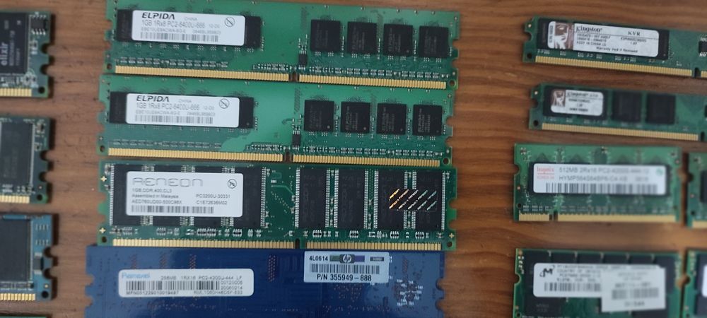 Memória RAM várias gerações e tipologias/especificações64738279240451122