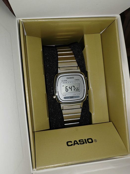 - - - Relógio Casio Vintage mini LA670WEA-7EF NOVO - -