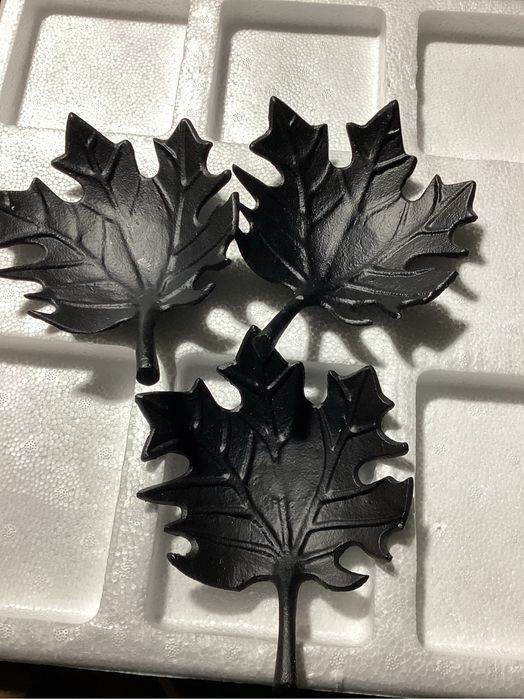 Metalowe listki.dekoracja