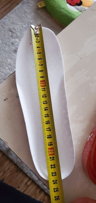 Продам кроссовки