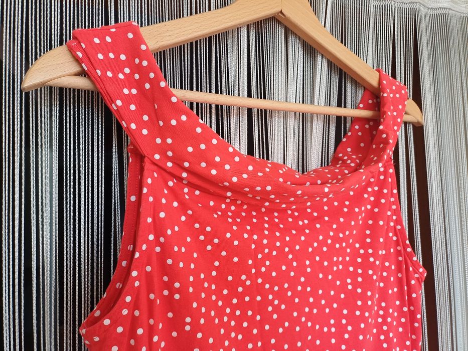 Vestido vermelho com bolinhas brancas (S)