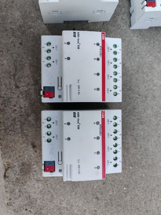 ABB, Gira Бінарники, актуатори, таймер, блок живлення KNX
