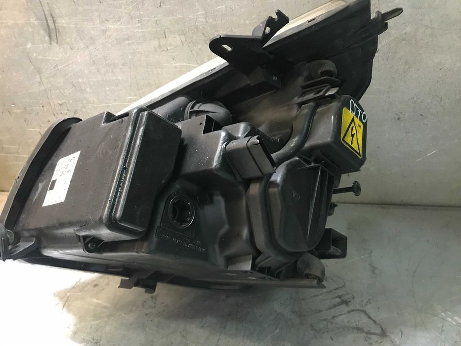 OTICA / FAROL XENON RENAULT VEL SATIS - DIREITO 8200014358