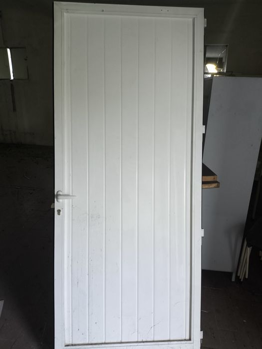 Porta em Alumínio em bom estado -150€