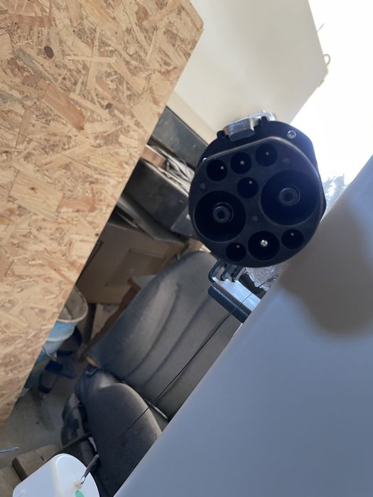 Зарядна станція для електромобілів