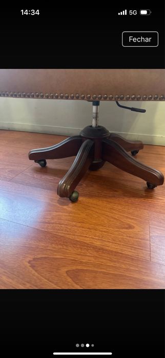 Poltrona, cadeirão em pele