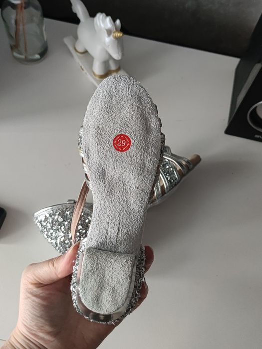 Сріблясті туфлі для бальних танців танцювальні. Танцевальные туфли