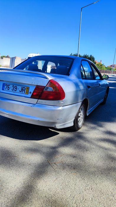 Mitsubishi lancer (BOM ESTADO)