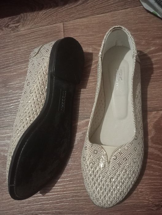 Продам туфлі жіночі кожа