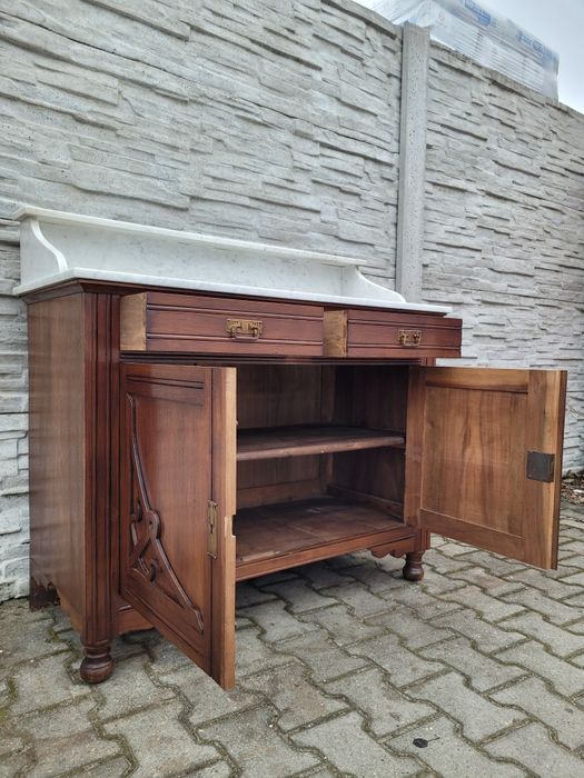 Fajna duża komoda z marmurowym blatem.