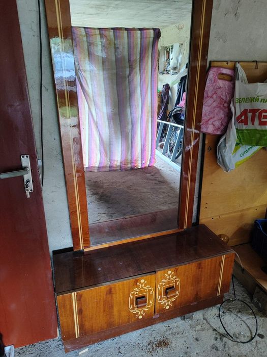Продам трюмо, б/у