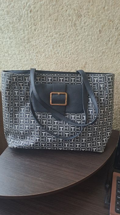 Продам сумку від Tommy Hilfiger