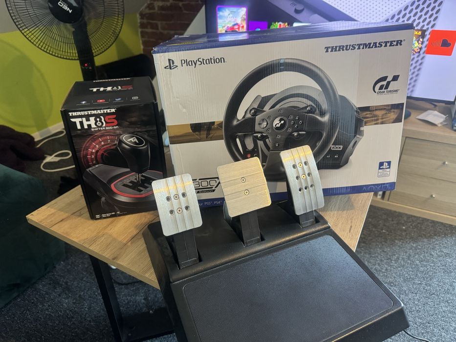 Kierownica t300 rs gt PS4/5 i PC + TH8S  i pedały z sprzęgłem
