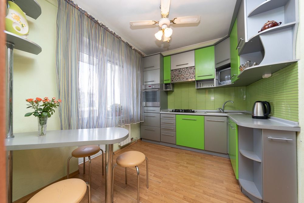 Посуточно 1к квартира Лесная-Черниговская, Институт Сердца, КН