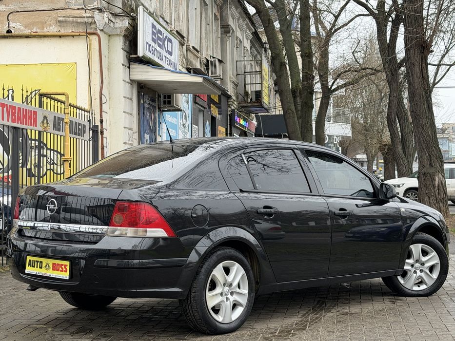 Opel Astra H.              .