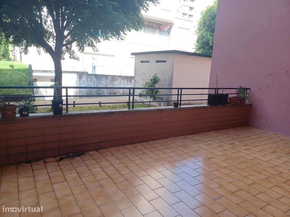 T3 para arrendar mobilado e equipado | 2 frentes | 1 terraço