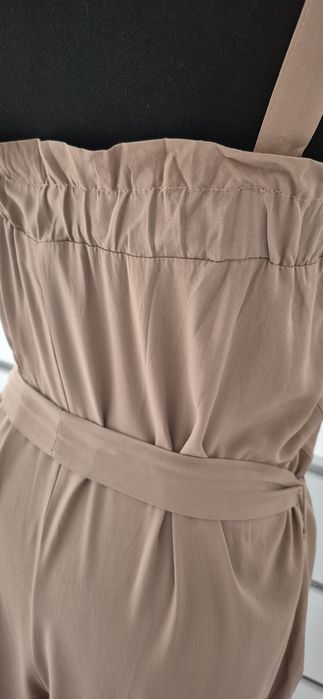 Beżowy kombinezon letni na ramiączkach szeroka nogawka 2xl-4xl