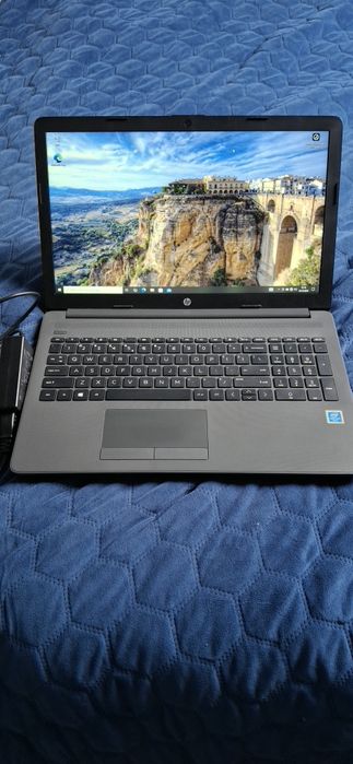 Laptop HP 250 G7