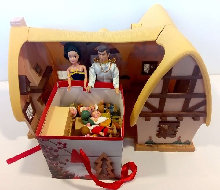 Casa Disney Branca de Neve e os 7 anões.