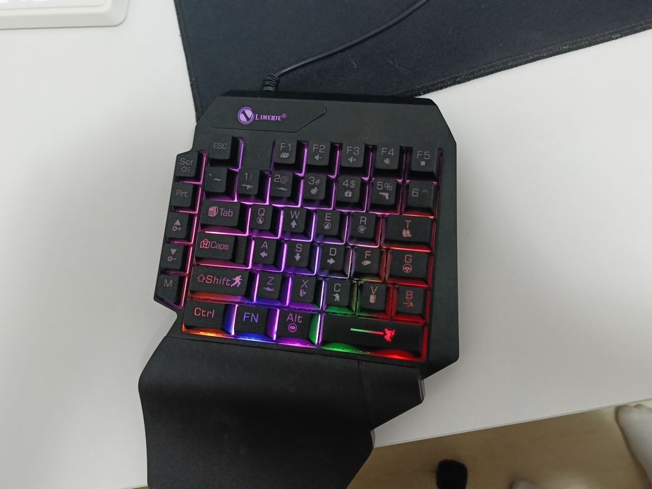 игровая клавиатура Limeide GK103S 35 клавишей с RGB-подсветкой.