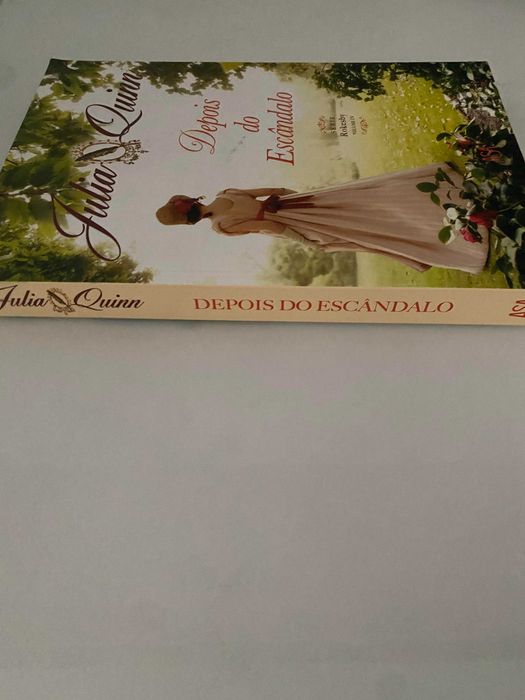" DEPOIS DO ESCÃNDOLO " Julia Quinn - 10€