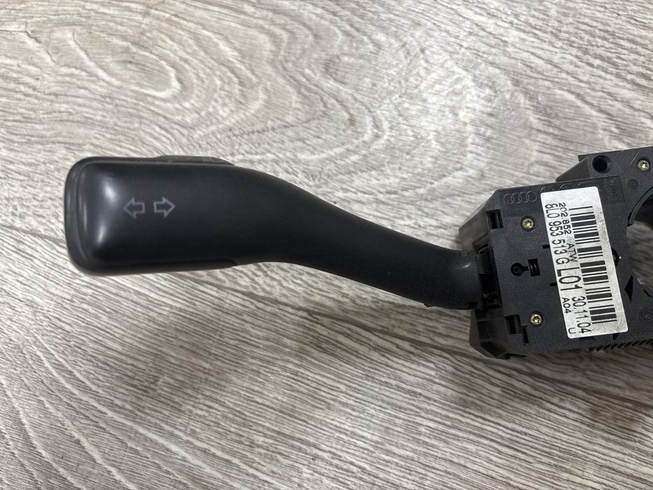 Підрульові перемикачі світла, двірників, поворотів Skoda Octavia