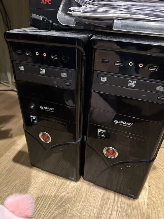 Монітор Viewsonic і блок Grand