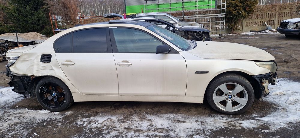 Części BMW E60 2.2I 2005r Skóry Cupholder Silnik Dyfer Fotele Drzwi