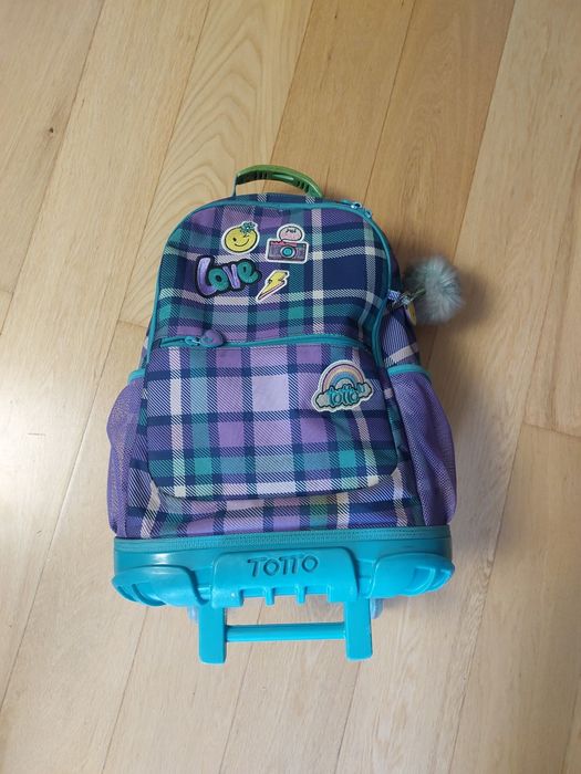 Mochila escolar marca Totto