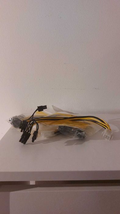 Lote de cabos e adaptadores para PC – VGA, SATA e PCIe