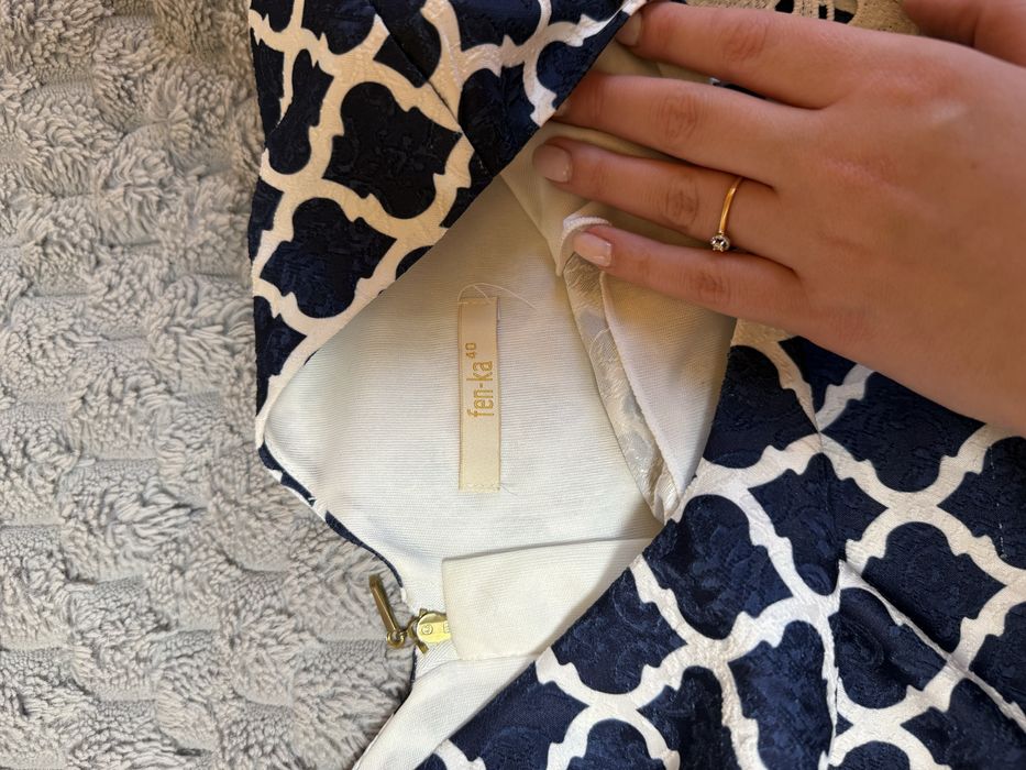 Продається сукня