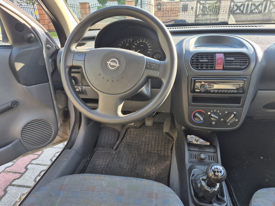 Samochód osobowy Opel Corsa