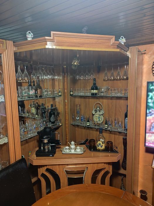 Móvel bar madeira pau de cerejeira