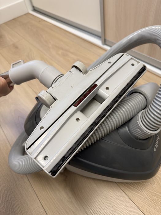 Odkurzacz Amica Surazo 900W workowy + komplet zestaw nowych worków